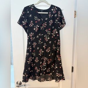 Madewell Black Red Floral Wrap-Style Dress | Flowy | Lined | Size 10